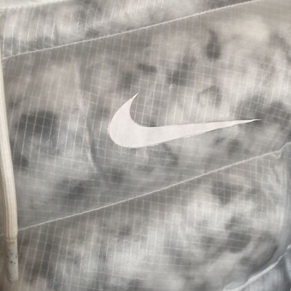 Women's Nike Jacket Sportswear Loose Fit Puffer-Synthetic Fill- Size LARGE - Picture 8 of 17